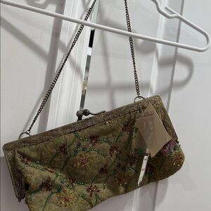 Vintage Floral Embroidered Clutch